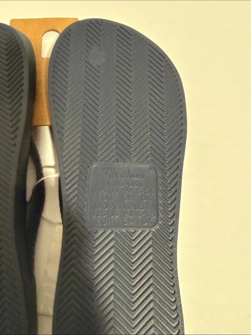 Archie’s Unisex Women's Navy Blue Flip Flop Sandals US Women’s Size 7 - Picture 6 of 6